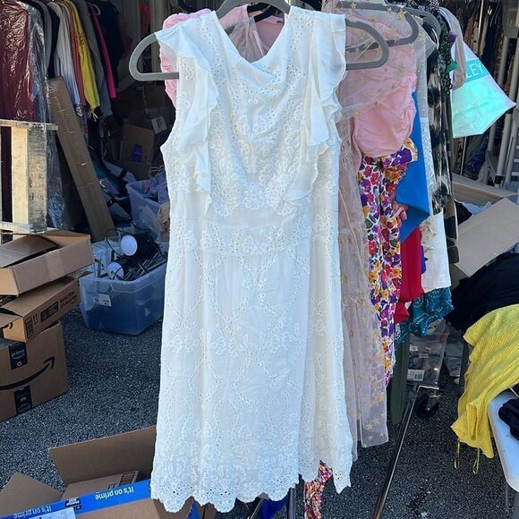 White Lace Dress - NWT - Cute Summer Linen Dress - Size Medium - Picture 1 of 6